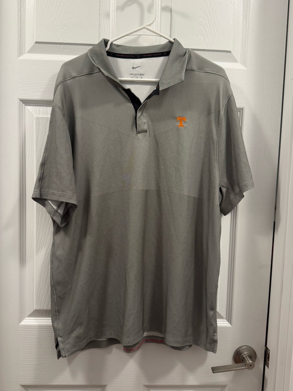 Nike Tiger Woods Collection Dri-FIT Gray Tennessee Vols logo size XL